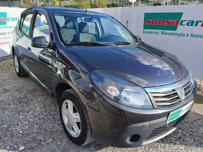 Dacia Sandero 2012 - 5750 EUR, 158792 km - AUTO.MOTO.pt - 158792km - foto 6 de 31