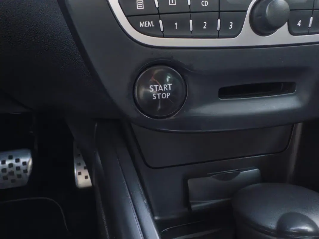 Renault Mégane Sport Tourer 2011 - 8990 EUR, 214000 km - 214000km - foto 27 de 38