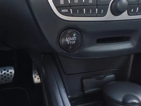 Renault Mégane Sport Tourer 2011 - 8990 EUR, 214000 km - AUTO.MOTO.pt - 214000km - foto 27 de 38