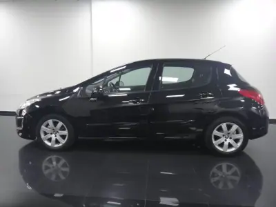 Peugeot 308 2012 - 7250 EUR, 172520 km - AUTO.MOTO.pt - 172520km - foto 32 de 50
