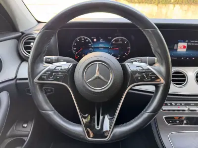 Mercedes-Benz E 220 2022 - 34500 EUR, 173176 km - AUTO.MOTO.pt - 173176km - foto 12 de 27