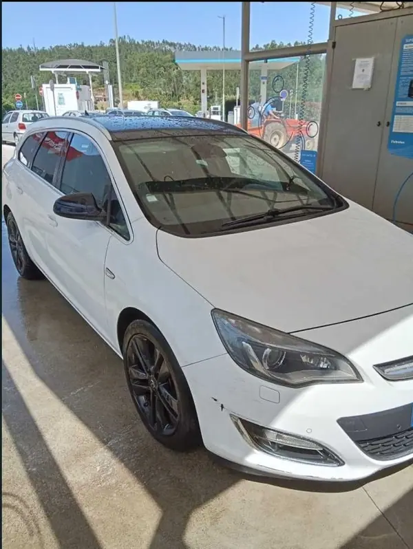 Opel Astra Sports Tourer 2016 - 6500 EUR, 114870 km - AUTO.MOTO.pt - 114870km - foto 2 de 12