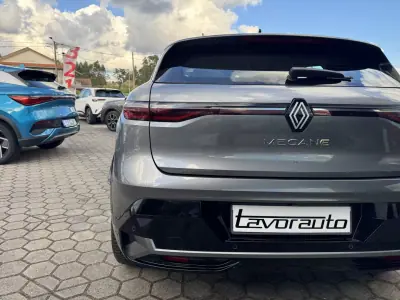 Renault Mégane E-Tech 2022 - 22500 EUR, 73000 km - AUTO.MOTO.pt - 73000km - foto 28 de 36