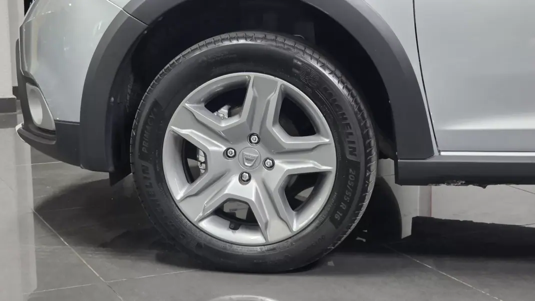 Dacia Sandero 2021 - 13990 EUR, 34000 km - AUTO.MOTO.pt - 34000km - foto 16 de 21