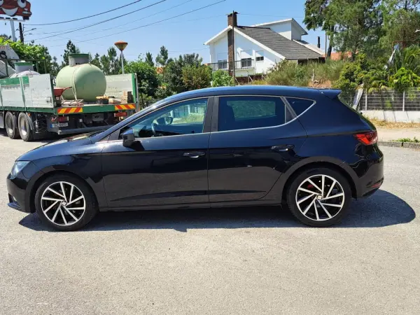 SEAT Leon 2014 - 10900 EUR, 261084 km - AUTO.MOTO.pt - 261084km - foto 9 de 39