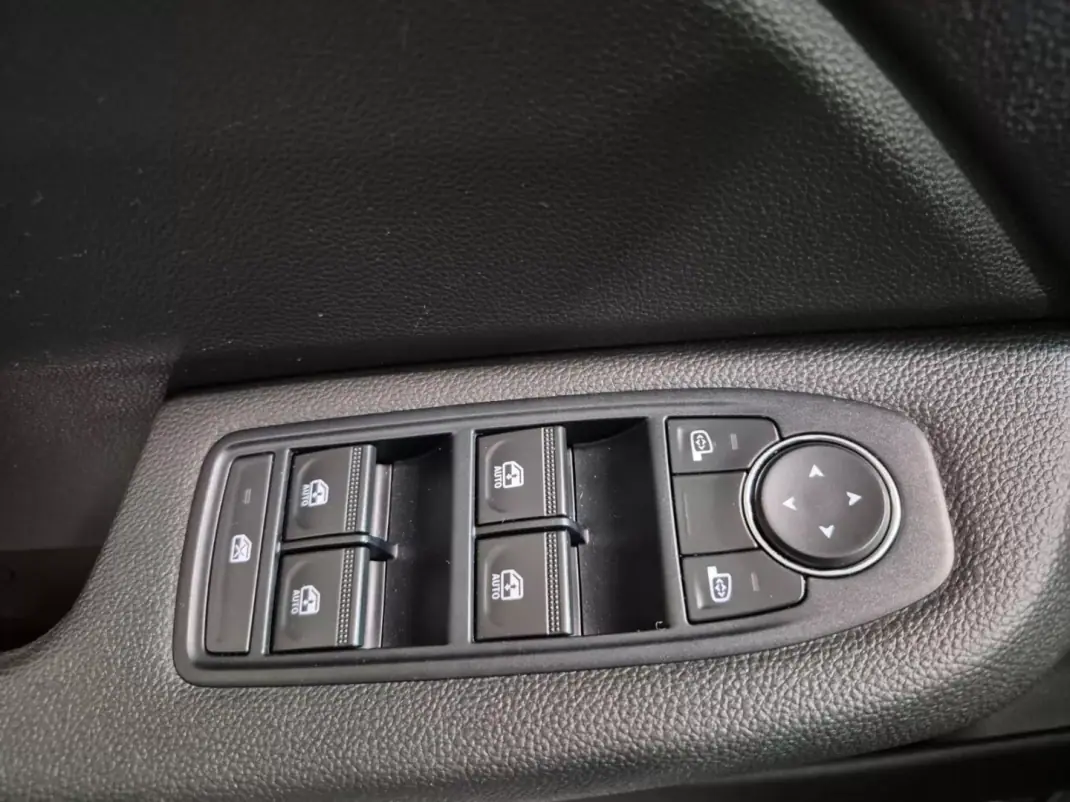 Renault Clio 2023 - 17500 EUR, 53777 km - AUTO.MOTO.pt - 53777km - foto 21 de 26