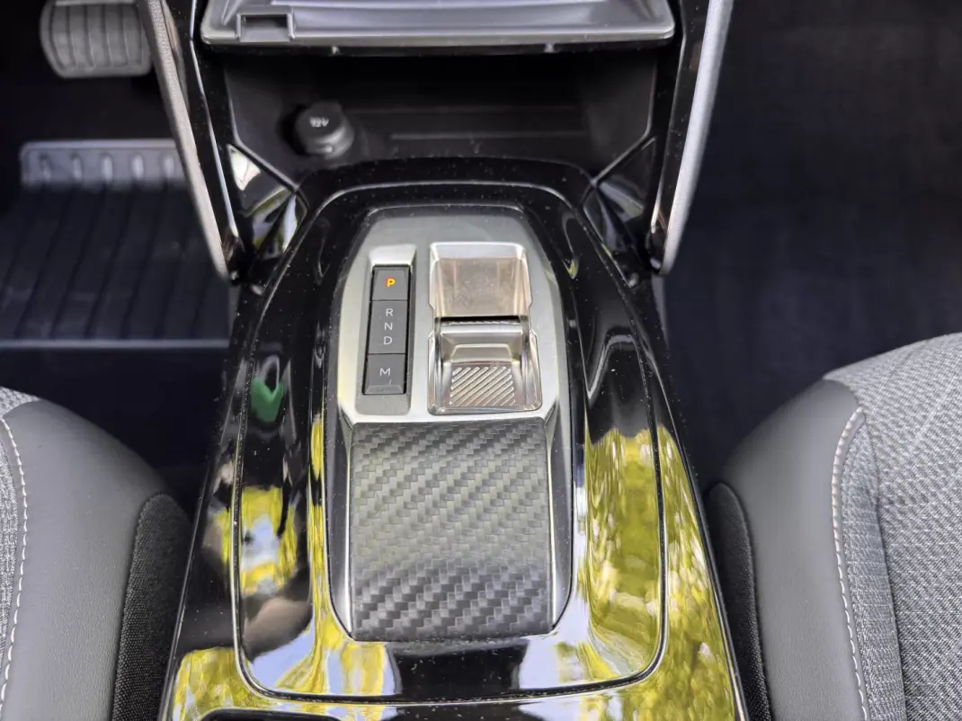 Peugeot 2008 2025 - 24900 EUR, 22017 km - AUTO.MOTO.pt - 22017km - foto 20 de 25