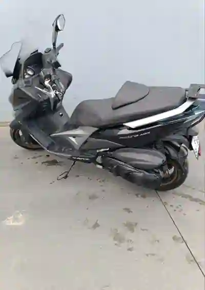 Kymco Xciting 400i ABS 2017 - 3000 EUR, 139500 km - 139500km - foto 1 de 3