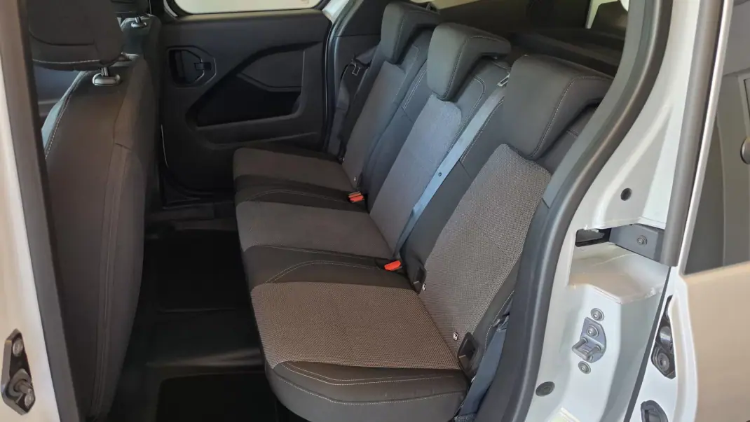 Mercedes-Benz Citan 2025 - 24950 EUR, 10603 km - AUTO.MOTO.pt - 10603km - foto 45 de 50