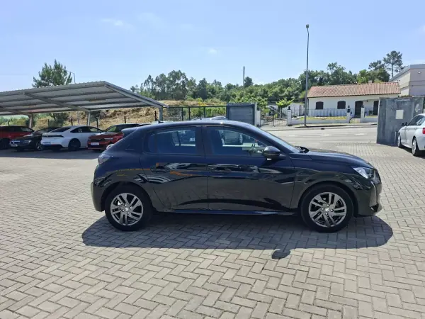 Peugeot 208 2022 - 13850 EUR, 75000 km - AUTO.MOTO.pt - 75000km - foto 5 de 28