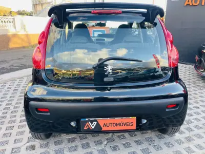 Peugeot 107 2008 — foto 6 de 12