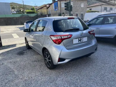 Toyota Yaris 2020 - 13900 EUR, 129600 km - AUTO.MOTO.pt - 129600km - foto 6 de 16