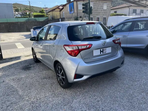Toyota Yaris 2020 - 13900 EUR, 129600 km - AUTO.MOTO.pt - 129600km - foto 6 de 16