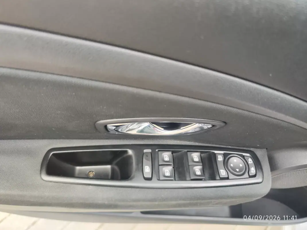 Renault Mégane 2013 - 5980 EUR, 251000 km - 251000km - foto 20 de 36