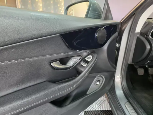 Mercedes-Benz C 180 2016 - 24250 EUR, 107000 km - AUTO.MOTO.pt - 107000km - foto 3 de 14