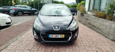 Peugeot 308 2013 - 9950 EUR, 168407 km - AUTO.MOTO.pt - 168407km - foto 2 de 10