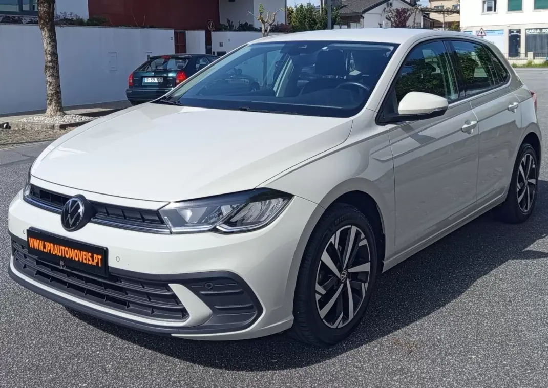 Volkswagen Polo 2023 - 14490 EUR, 125000 km - AUTO.MOTO.pt - 125000km - foto 1 de 18