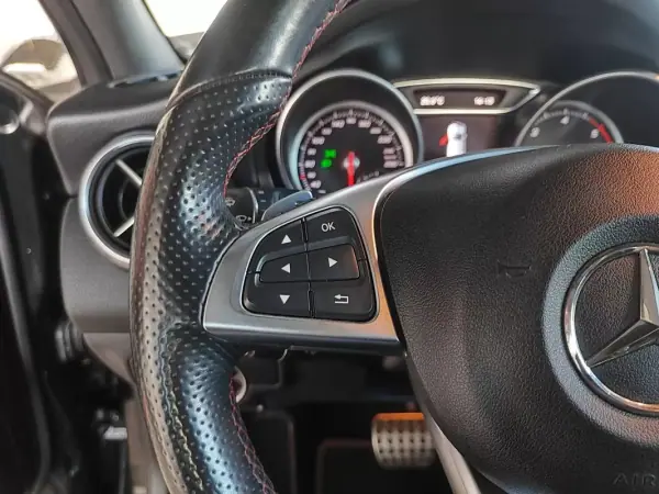 Mercedes-Benz GLA 200 2018 - 22750 EUR, 191200 km - AUTO.MOTO.pt - 191200km - foto 26 de 36