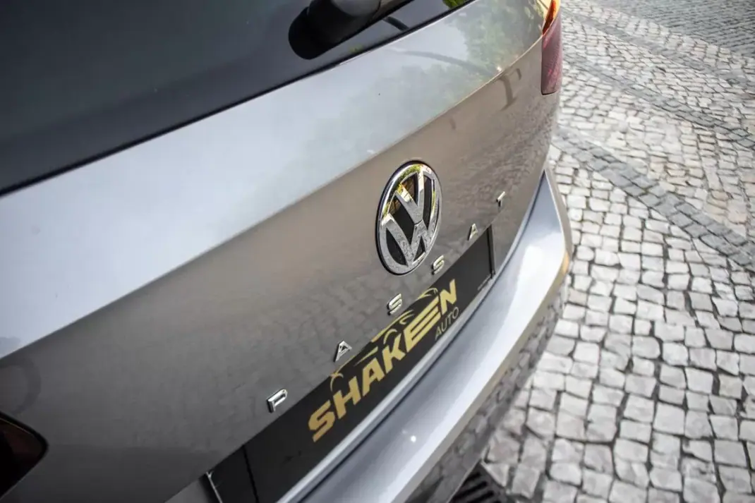 Volkswagen Passat Variant 2020 - 23990 EUR, 19072 km - 19072km - foto 13 de 43