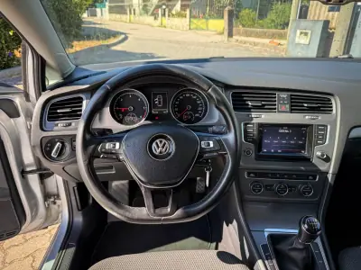 Volkswagen Golf 2013 - 13800 EUR, 155000 km - AUTO.MOTO.pt - 155000km - foto 6 de 12