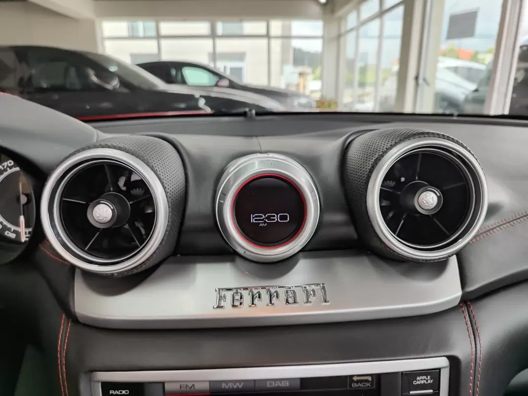 Ferrari California 2017 - 174000 EUR, 38000 km - 38000km - foto 31 de 38