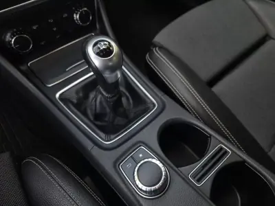 Mercedes-Benz A 180 2016 - 15990 EUR, 163000 km - AUTO.MOTO.pt - 163000km - foto 14 de 31