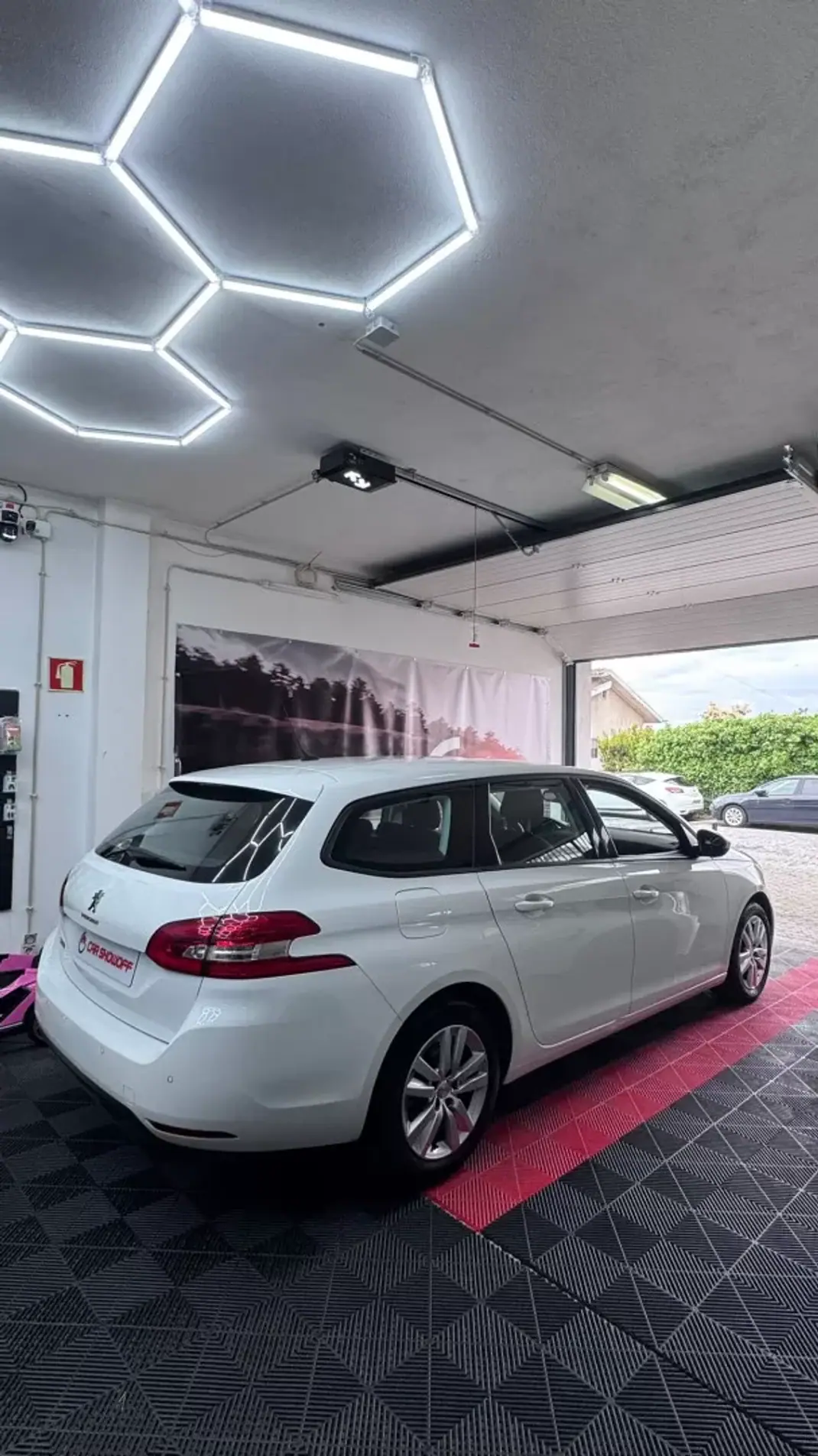 Peugeot 308 SW 2019 - 12900 EUR, 151000 km - AUTO.MOTO.pt - 151000km - foto 4 de 10