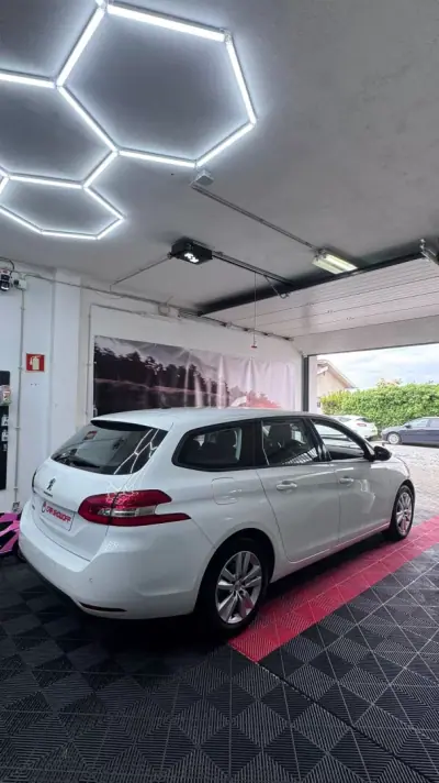 Peugeot 308 SW 2019 - 12900 EUR, 151000 km - AUTO.MOTO.pt - 151000km - foto 4 de 10