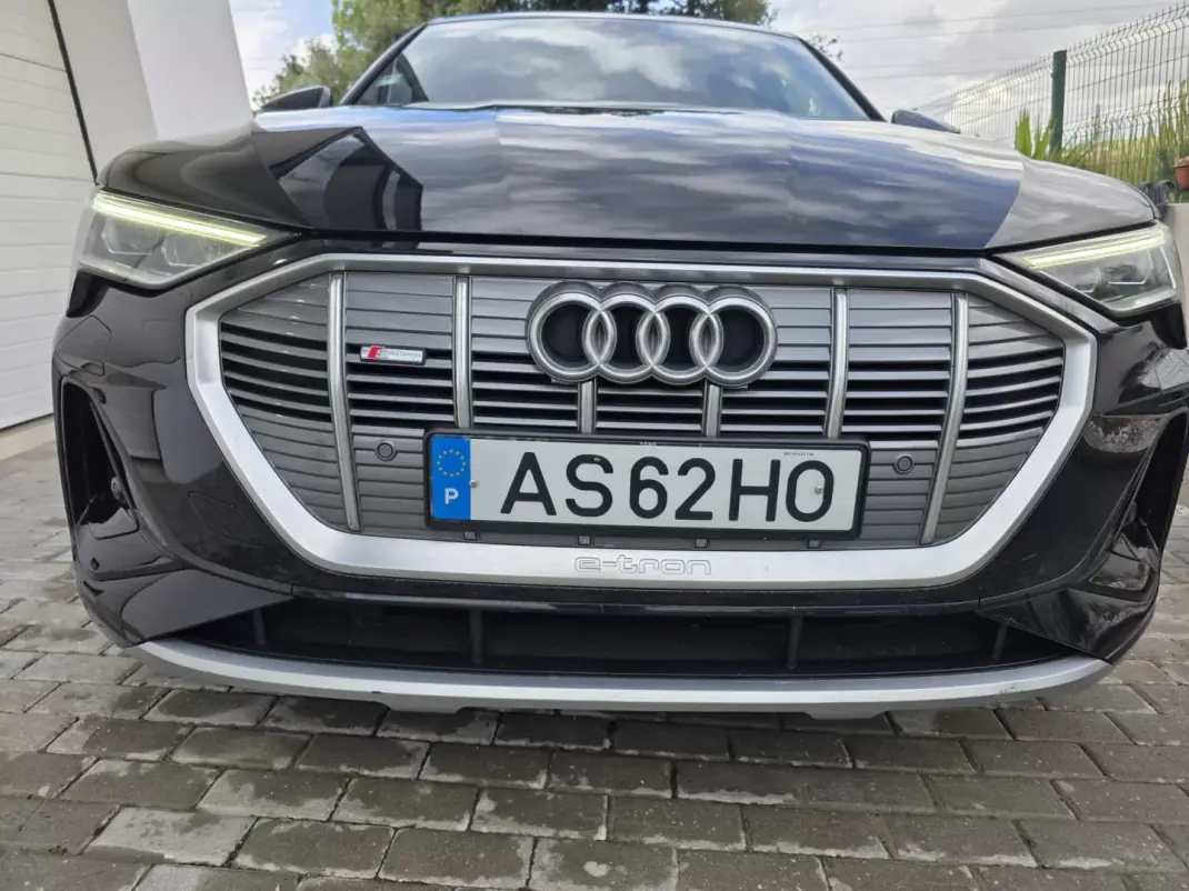 Audi e-tron 2022 - 31750 EUR, 115000 km - AUTO.MOTO.pt - 115000km - foto 26 de 73