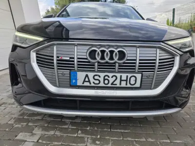 Audi e-tron 2022 - 31750 EUR, 115000 km - AUTO.MOTO.pt - 115000km - foto 26 de 73