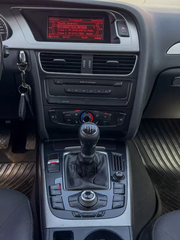 Audi A4 Avant 2008 - 9900 EUR, 201000 km - AUTO.MOTO.pt - 201000km - foto 9 de 12