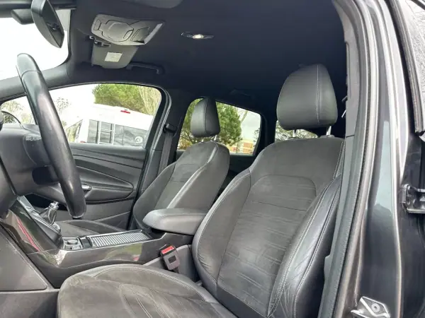 Ford Kuga 2017 - 15450 EUR, 78000 km - AUTO.MOTO.pt - 78000km - foto 54 de 60