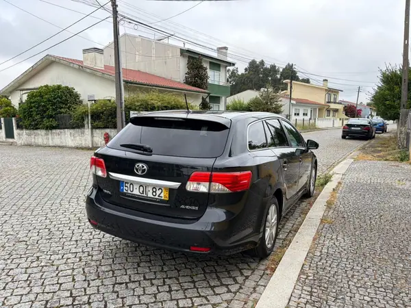 Toyota Avensis SW 2.0 D-4D Exclusive +Navi 2012 Diesel