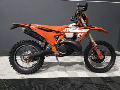 KTM SX 300 2023 - 10500 EUR, 77 km - AUTO.MOTO.pt - 77km - foto 4 de 23