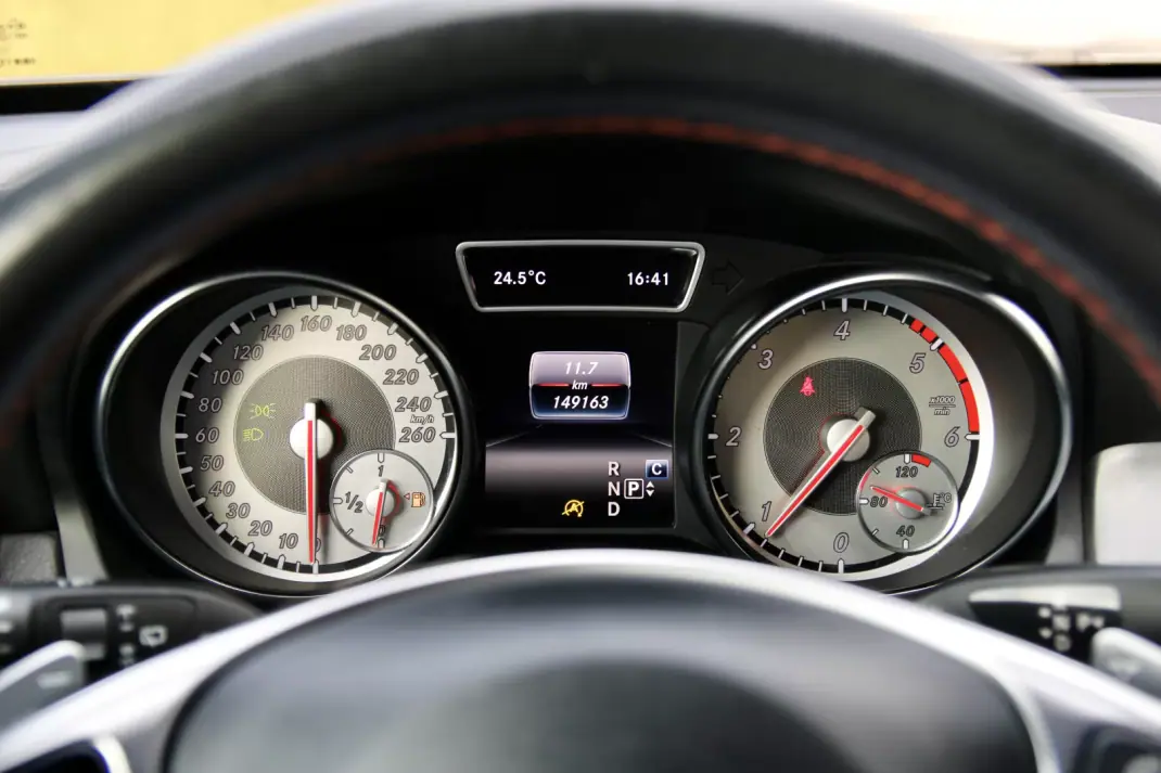 Mercedes-Benz GLA 180 2016 - 22500 EUR, 148000 km - AUTO.MOTO.pt - 148000km - foto 22 de 32