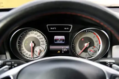 Mercedes-Benz GLA 180 2016 - 22500 EUR, 148000 km - AUTO.MOTO.pt - 148000km - foto 22 de 32