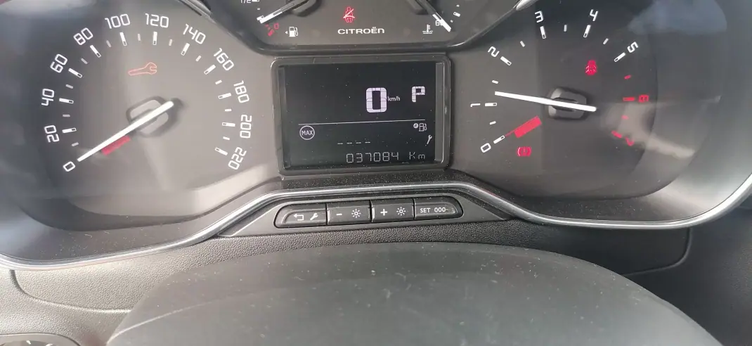 Citroën C3 2022 - 20300 EUR, 37087 km - AUTO.MOTO.pt - 37087km - foto 14 de 18