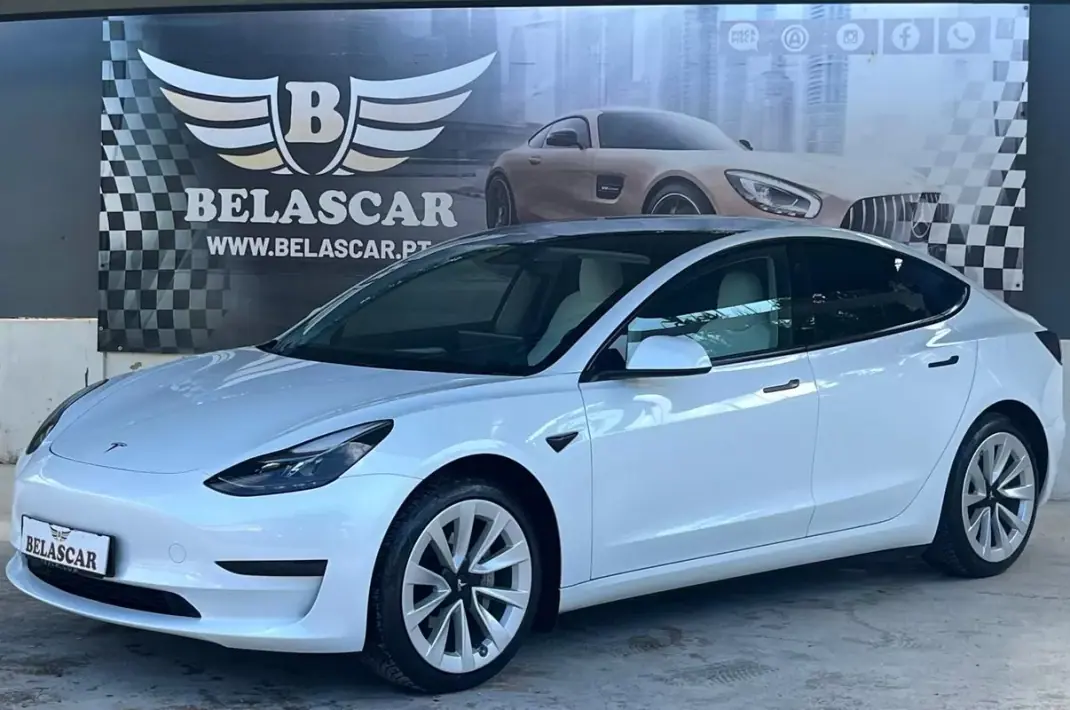 Tesla Model 3 2023 - 28990 EUR, 65000 km - AUTO.MOTO.pt - 65000km - foto 4 de 20