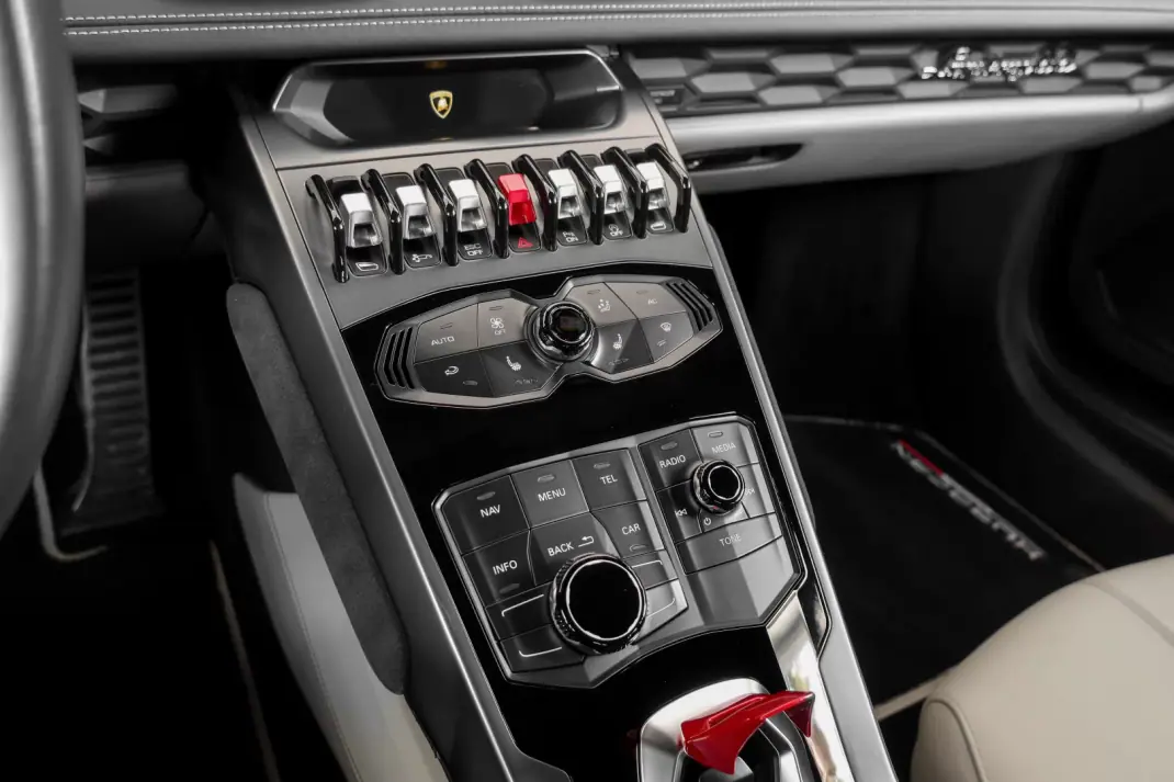 Lamborghini Huracán 2015 - 250500 EUR, 36831 km - AUTO.MOTO.pt - 36831km - foto 14 de 17