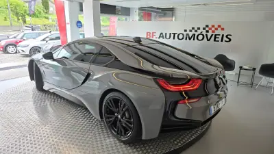 BMW i8 2015 - 62500 EUR, 132830 km - 132830km - foto 22 de 50