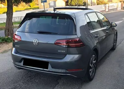 Volkswagen Golf 2018 - 17990 EUR, 118115 km - AUTO.MOTO.pt - 118115km - foto 4 de 26