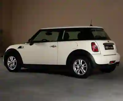 MINI One 2011 - 5500 EUR, 207000 km - AUTO.MOTO.pt - 207000km - foto 2 de 9