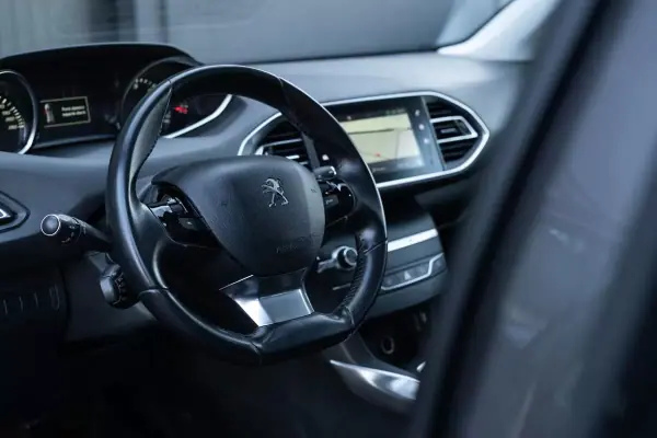 Peugeot 308 SW 2018 - 10999 EUR, 206516 km - AUTO.MOTO.pt - 206516km - foto 3 de 30