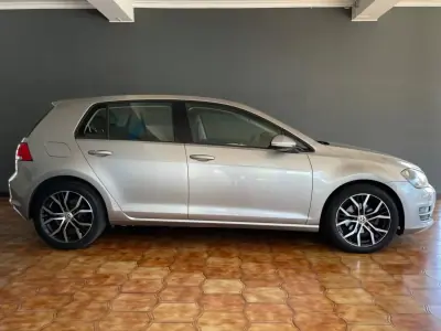 Volkswagen Golf 2014 - 14900 EUR, 163243 km - AUTO.MOTO.pt - 163243km - foto 5 de 22
