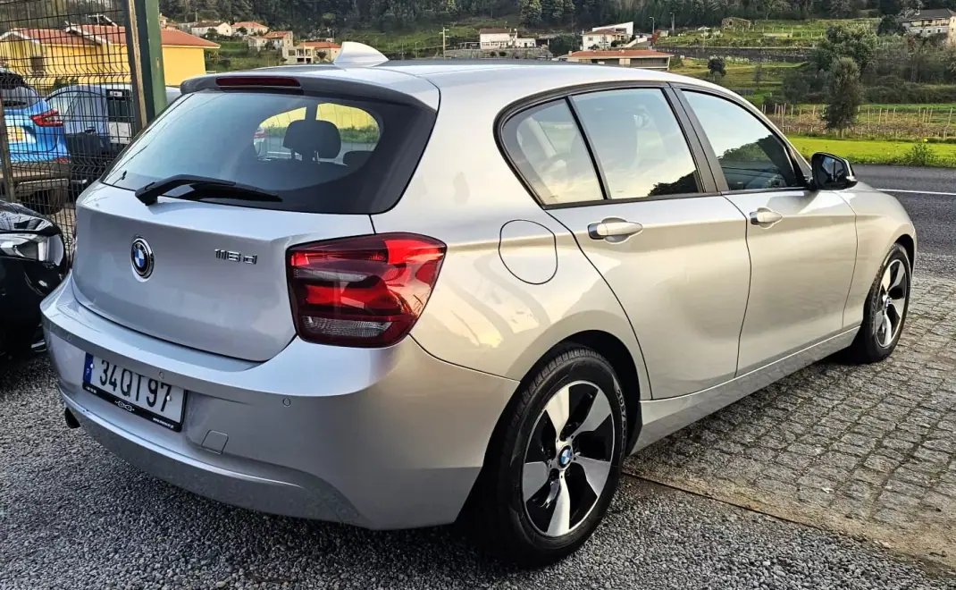 BMW 116 2012 - 10999 EUR, 280000 km - AUTO.MOTO.pt - 280000km - foto 2 de 24