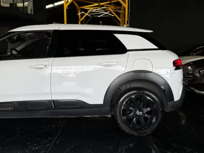 Citroën C4 Cactus 2020 - 14990 EUR, 120700 km - AUTO.MOTO.pt - 120700km - foto 12 de 33