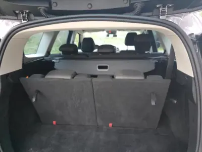 Renault Grand Scénic 2017 - 12750 EUR, 320000 km - AUTO.MOTO.pt - 320000km - foto 28 de 40