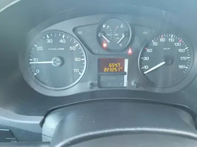 Citroën BERLINGO 3 LUGARES 2017 - 9000 EUR, 220000 km - AUTO.MOTO.pt - 220000km - foto 17 de 30