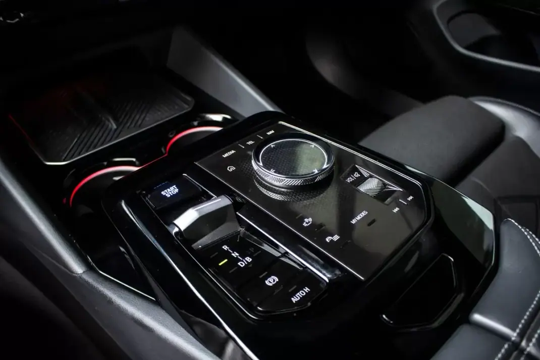 BMW i5 2023 - 74990 EUR, 17145 km - AUTO.MOTO.pt - 17145km - foto 29 de 60