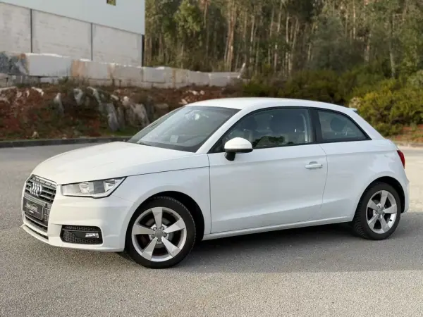 Audi A1 Sportback 2017 - 11900 EUR, 101200 km - AUTO.MOTO.pt - 101200km - foto 15 de 20